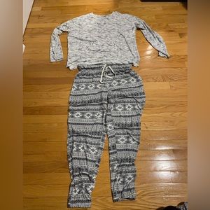 Cuddl Duds - Grey Pattern Pajama/Loungewear - medium